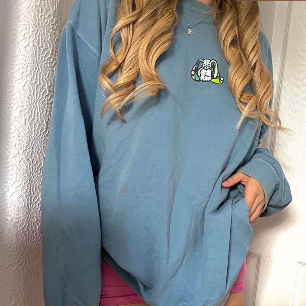 Emma chamberlain biggie big oversized blue sweater